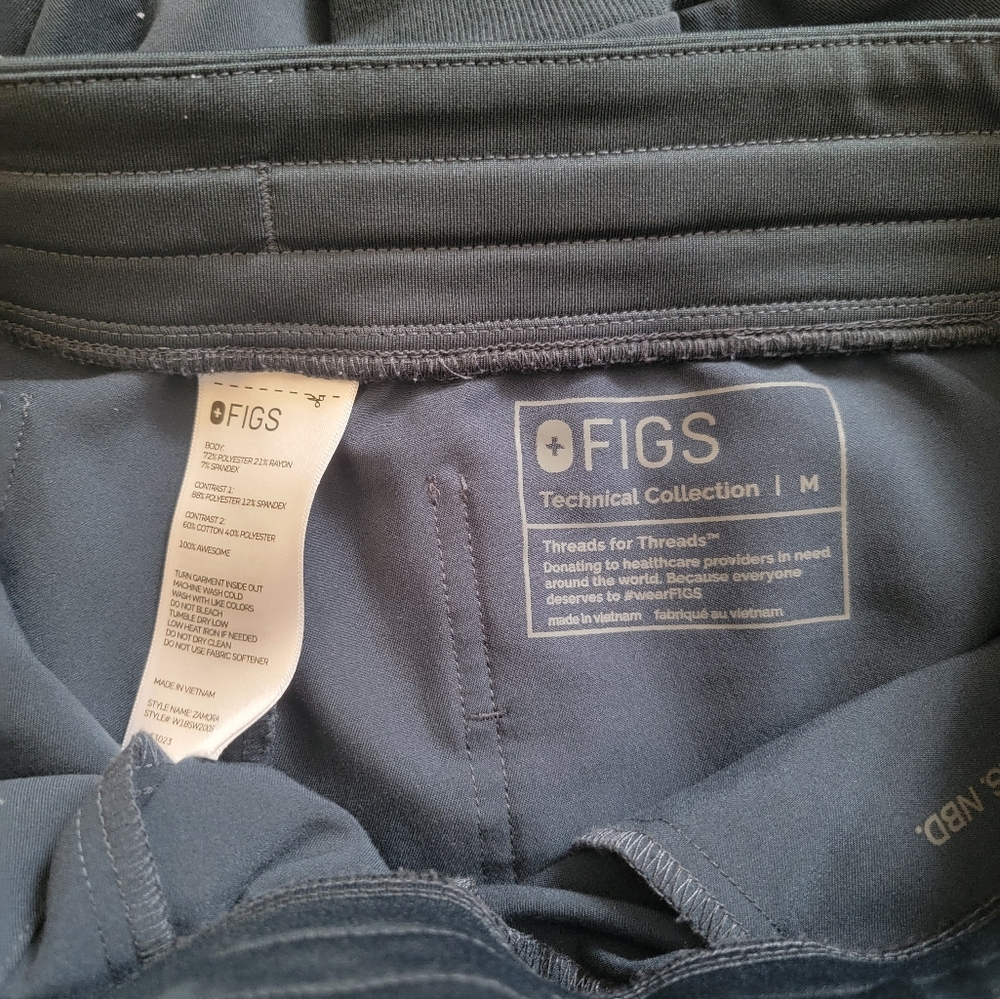 Figs Scrub Set - Picture 2 of 3